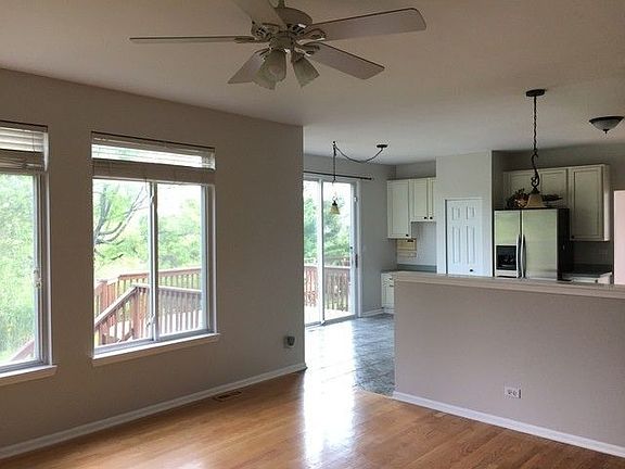 4th image of 1193 Hillcrest Ln