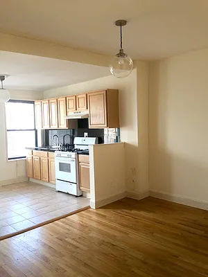 Rented by Bedford Realty USA Corp | media 10
