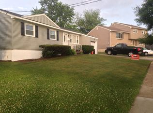 15 Wedgewood Dr, Carteret, NJ 07008