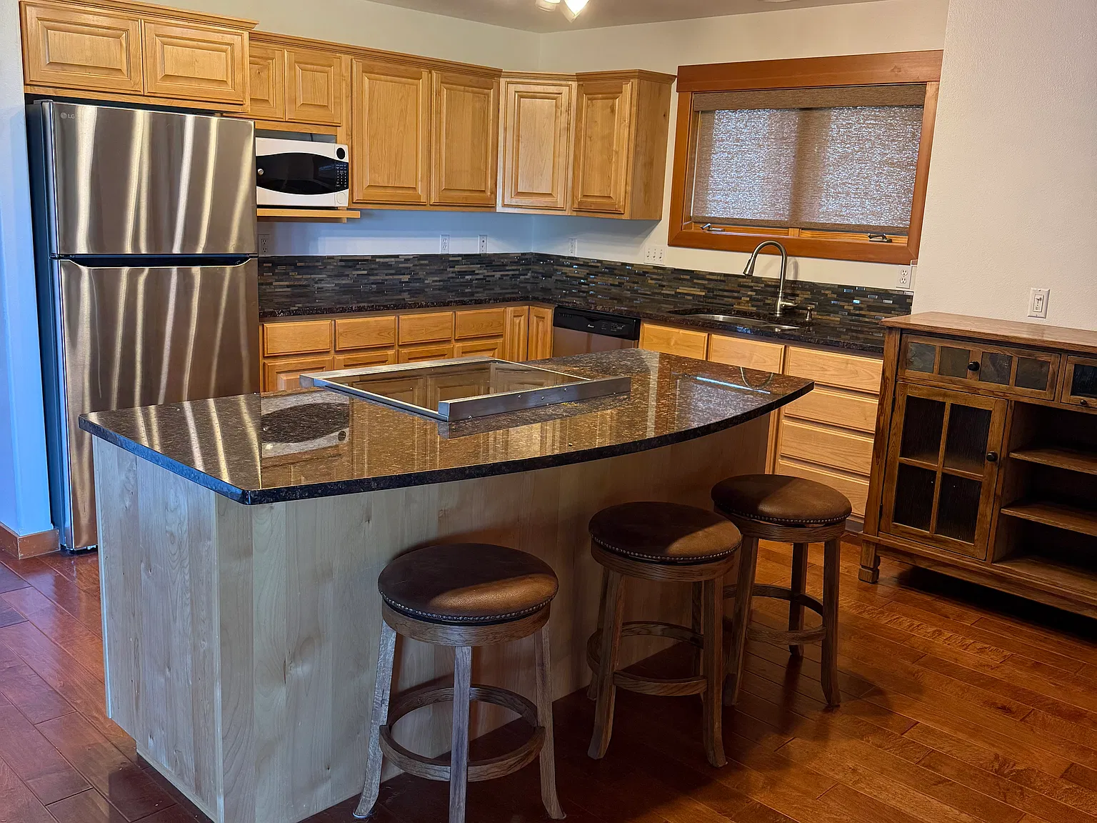 3 bed, 1785 sqft, $2,500 — Photo 4