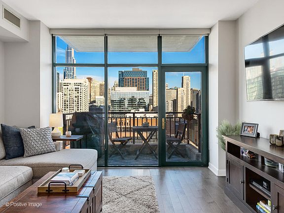 3rd image of 400 W Ontario St APT 1504
