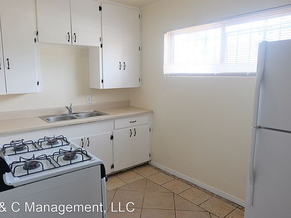 5th image of 205 Mesilla St NE APT B