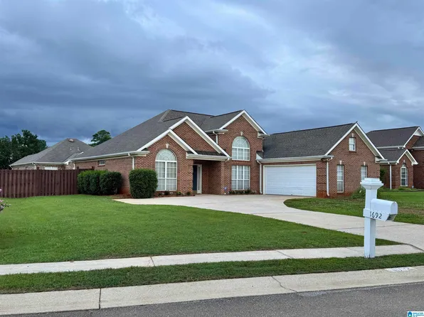 1692 Bradford Ln, Bessemer, AL 35022