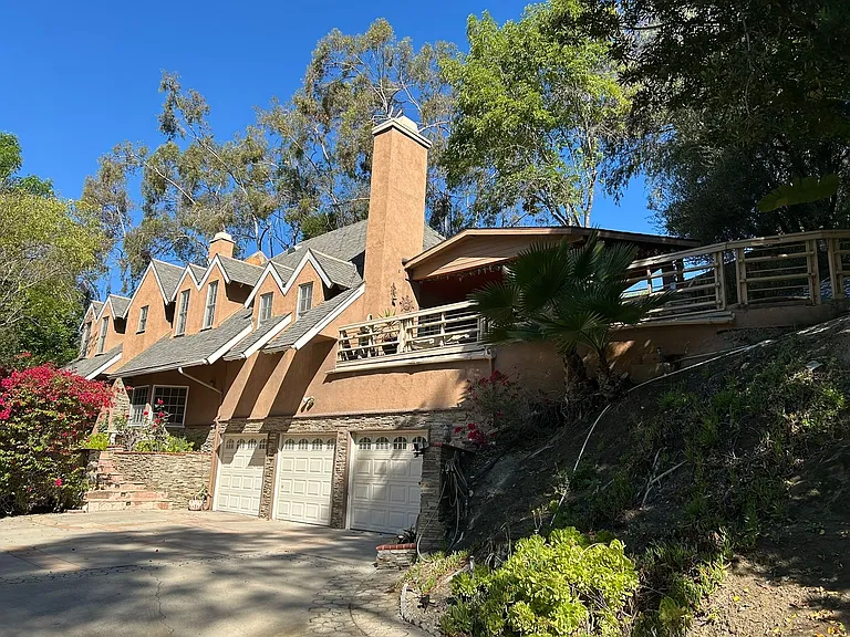 300 S Timken Rd — Photo 45