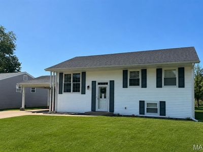 300 Chrysler Dr, Fenton, MO, 63026