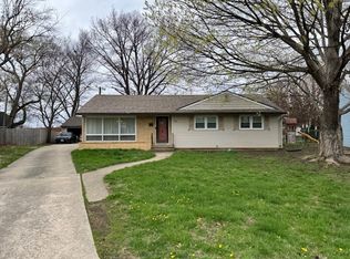 200 Robinson Dr, Morris, IL 60450