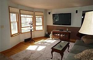 5th image of 203 Belmont Ct E
