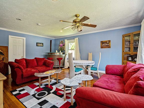 2nd image of 76 Hartsdale Ave