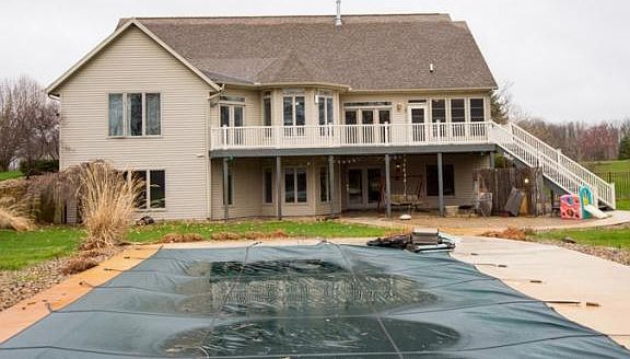 3rd image of 29548 Crystal Lake Ct