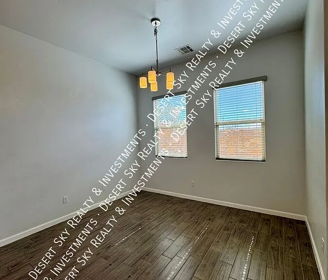 2427 Elena Way — Photo 7