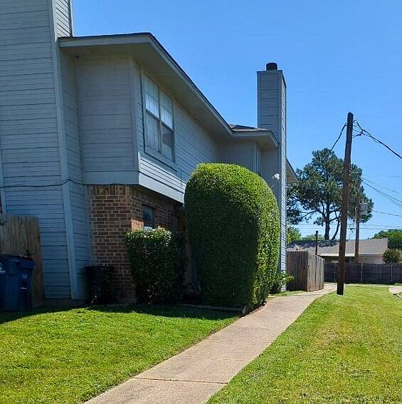 112 D Peachtree Court.