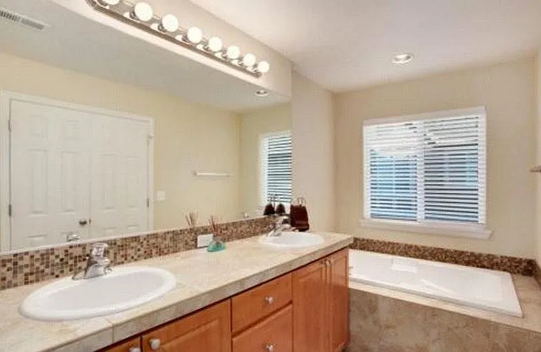 2444 NW Crosswater Ter — Photo 7