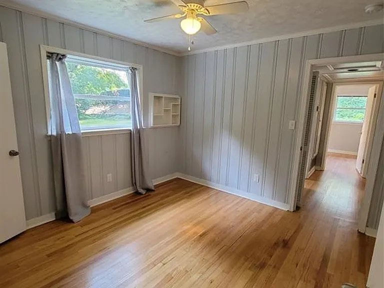 558 Karen Rd — Photo 11