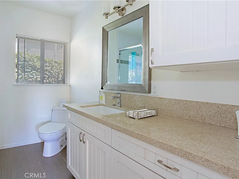 405 Heliotrope Ave #B — Photo 4