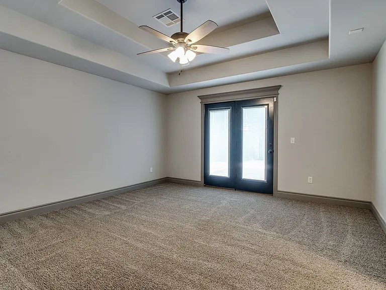 6133 Oxnard St — Photo 23
