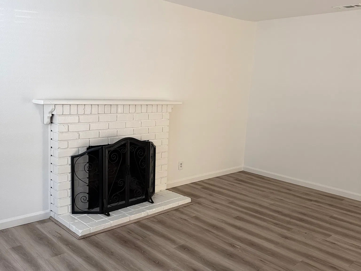 3 bed, 1137 sqft, $3,600 — Photo 4