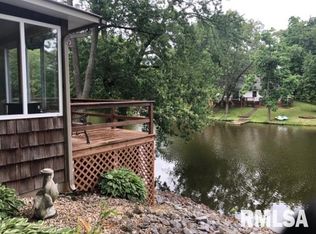 123 Cardinal Dr, Benton, IL 62812