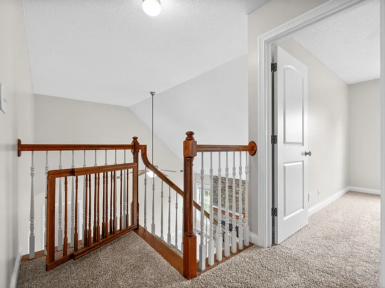 706 Shamrock Ct — Photo 23