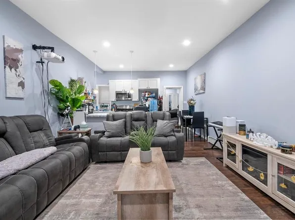 705 8th Street image 8 of 34