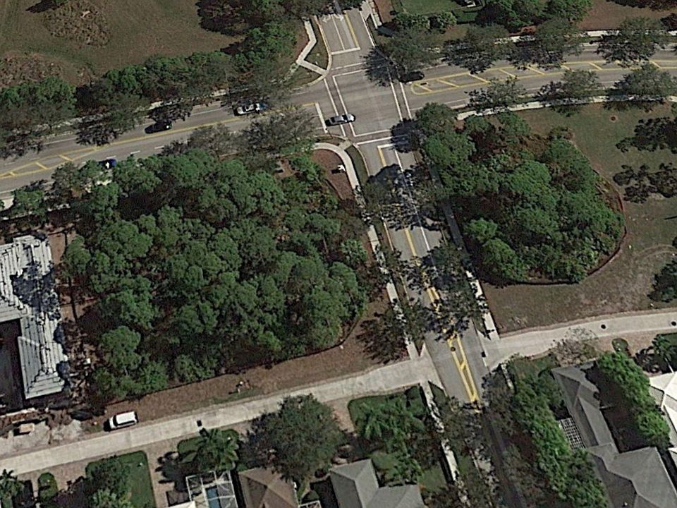 1st image of 2598 Greenway Dr