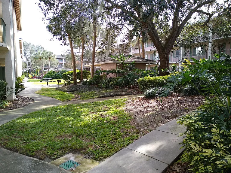 120 Blue Pointe Way #110 — Photo 24