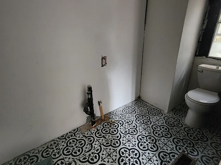 923 Mercedes St #15 — Photo 11