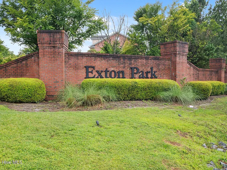5147 Exton Park Loop — Photo 2