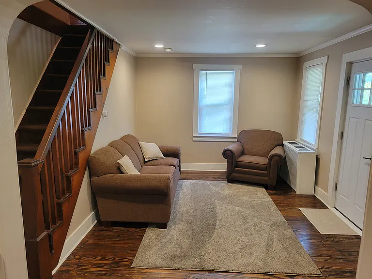 413 S River St — Photo 3