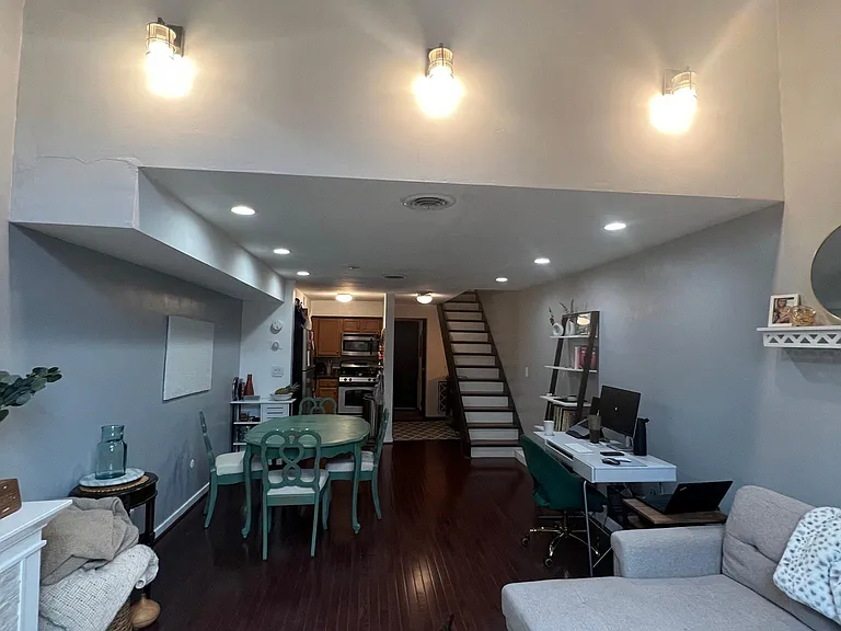 325 S Highland Ave — Photo 7