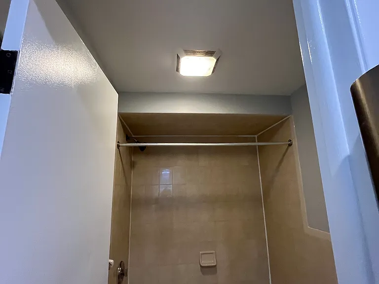 30B Carolyn Ter — Photo 16