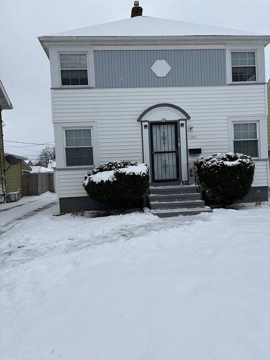 13813 Wainstead Ave photo 1