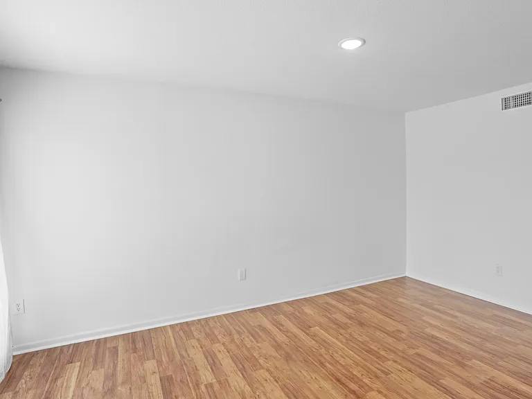1408 Hughes St #15 — Photo 18