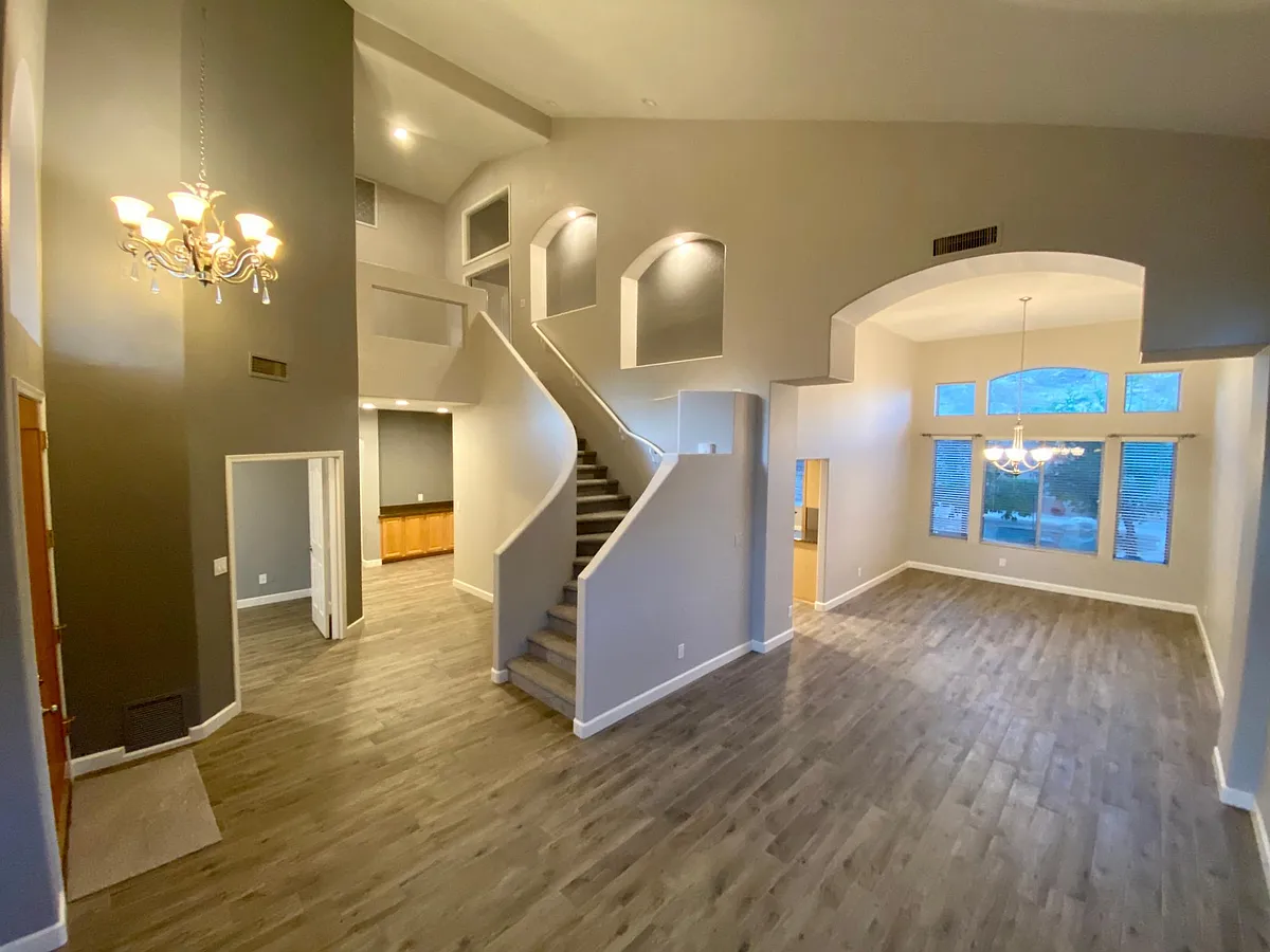 Expansive living, dining, office area with 25' ceiling - 14451 S 8th St