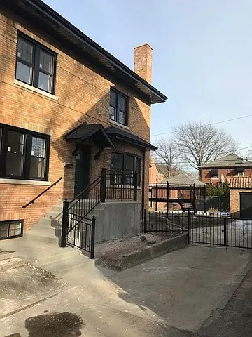 10011 S Hamilton Ave photo 1