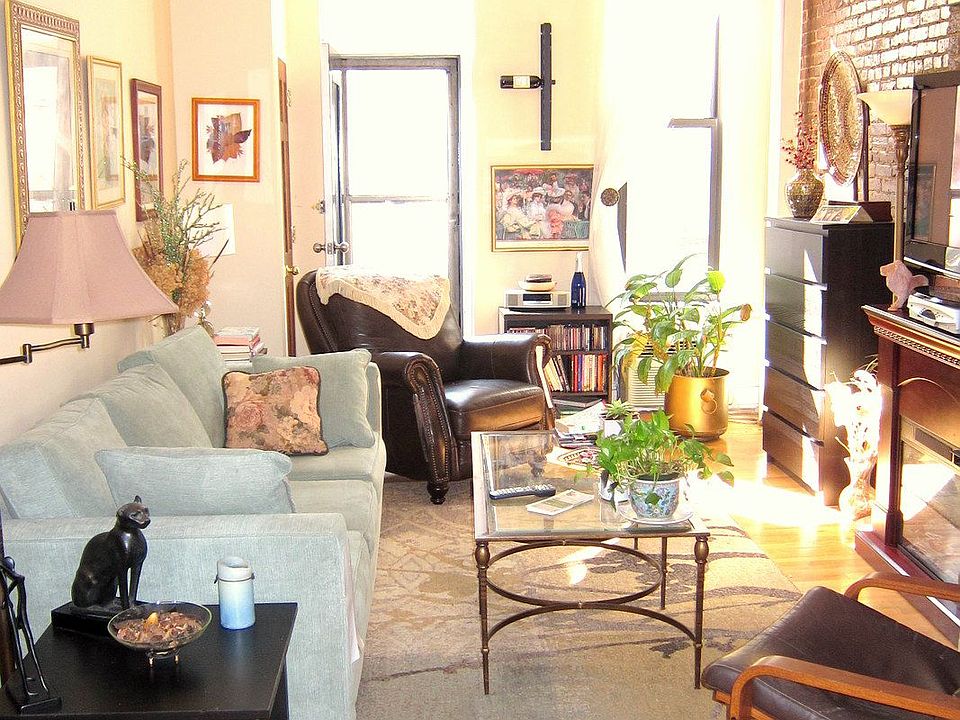 2nd image of 520 E 85th St APT 1E