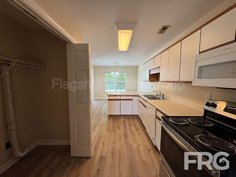 5180 Deveron St #B — Photo 11