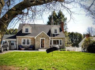 43 Flagg Rd, West Hartford, CT 06117