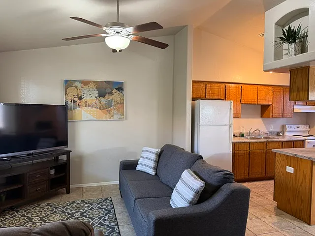 2 bed, 748 sqft, $1,650 — Photo 1