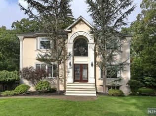 77 Lafayette Ave, Park Ridge, NJ 07656