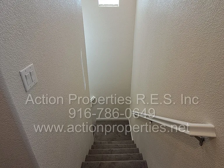 2136 Malibu Pl — Photo 33