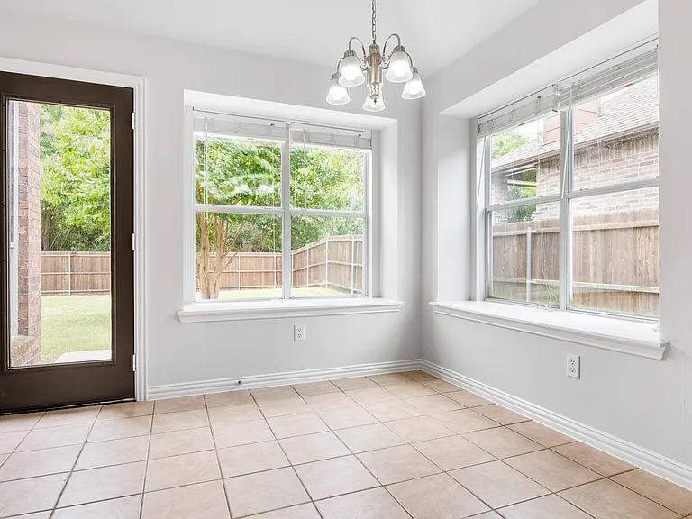 135 Springtree St — Photo 10