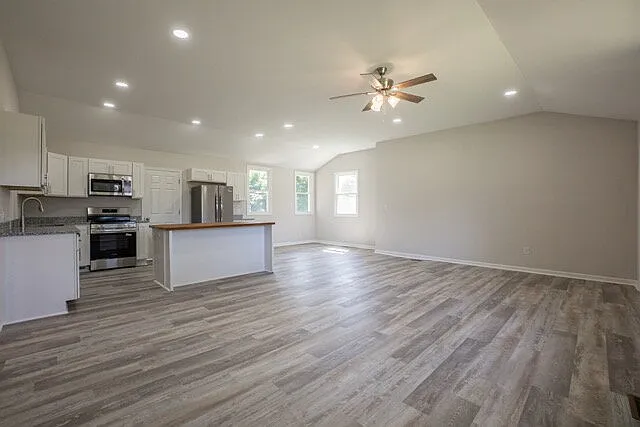 5075 Seymour Rd — Photo 10