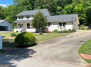 1938 Harbour Oaks Dr, Snellville, GA 30078