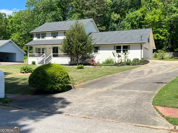 1938 Harbour Oaks Dr, Snellville, GA 30078