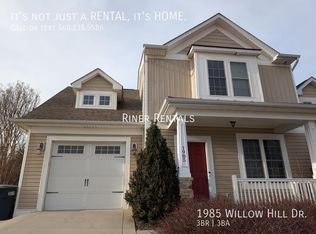 1985 Willow Hill Dr, Harrisonburg, VA 22801