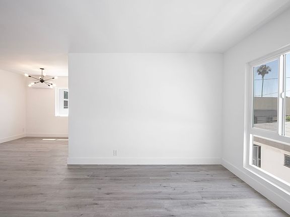 4th image of 1042 N Orange Grove Ave APT 5