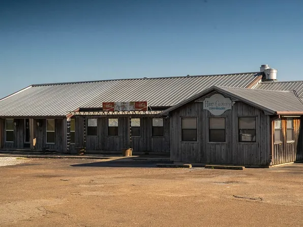 45 Schaeffer Rd, Yazoo City, MS 39194