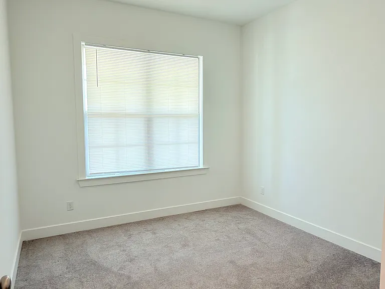 5612 Draper Trl — Photo 11