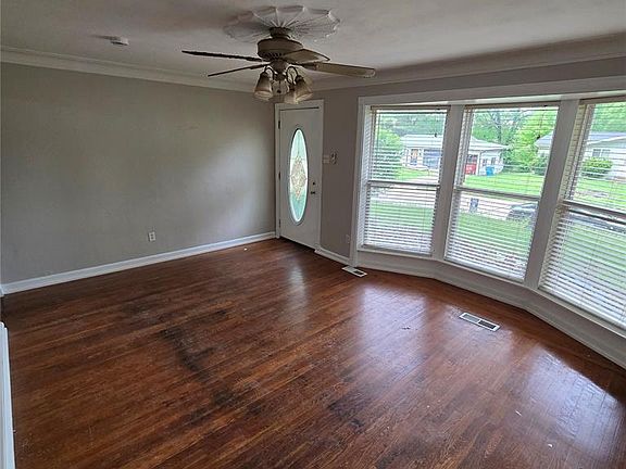 4th image of 7014 Midwood Ave