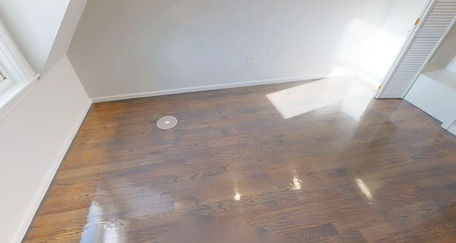 3 Bedroom- No broker Fee — Photo 1